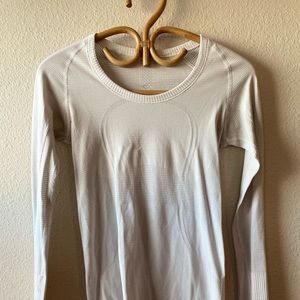 Lululemon Swiftly Tech Long Sleeve Shirt Size 4